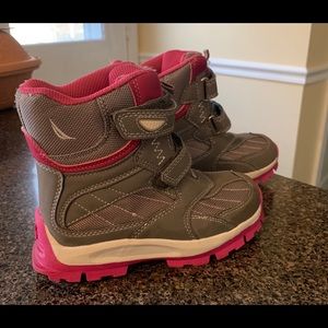 Kids Nautica winter boots sized 12. Hardly used.